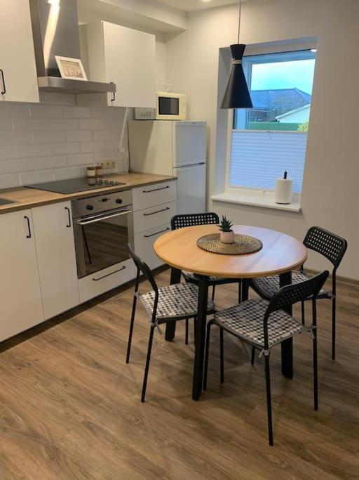 Cozy Apartment In Karmėlava 외부 사진