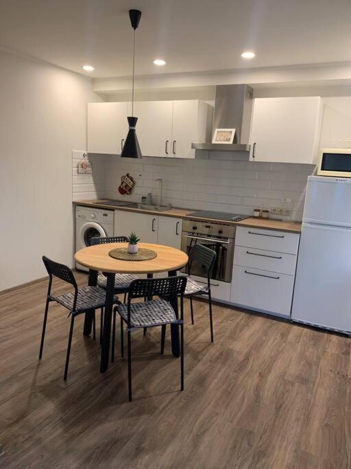 Cozy Apartment In Karmėlava 외부 사진